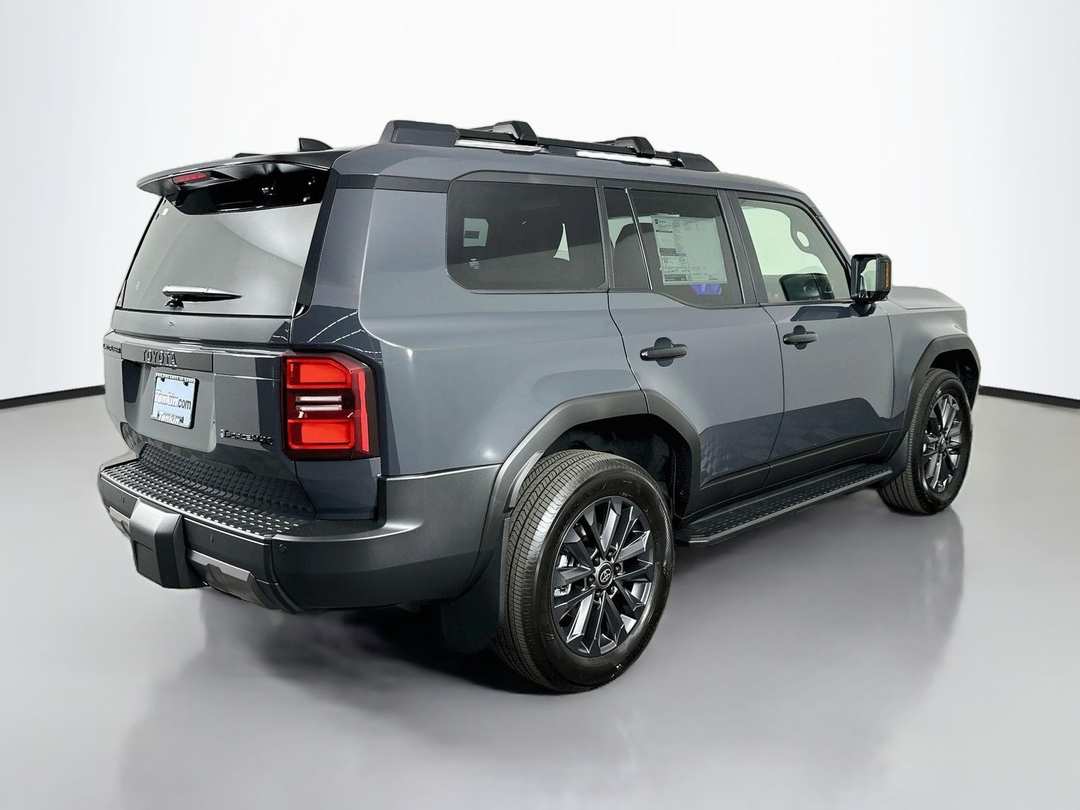 2027 Toyota Land Cruiser Base - Image 7