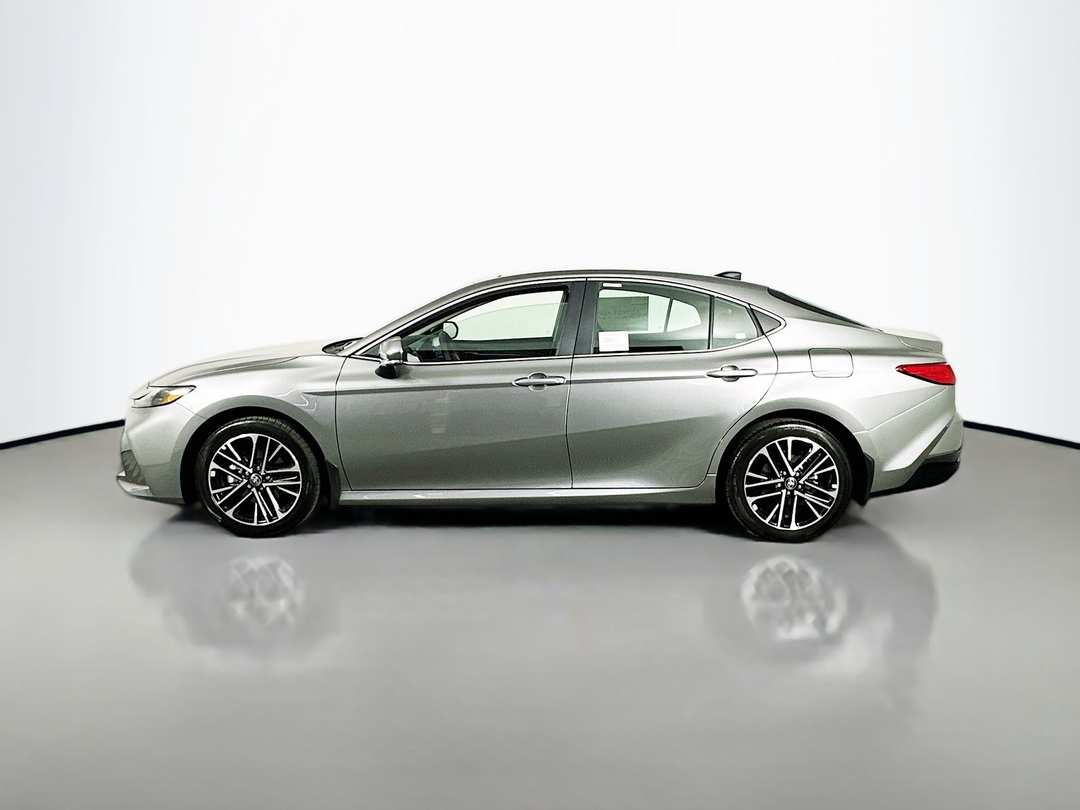 2026 Toyota Camry XSE - Image 4