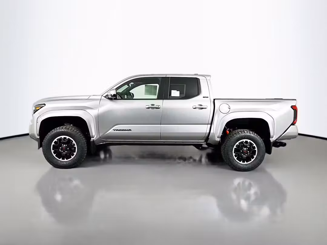 2025 Toyota Tacoma SR5 - Image 4
