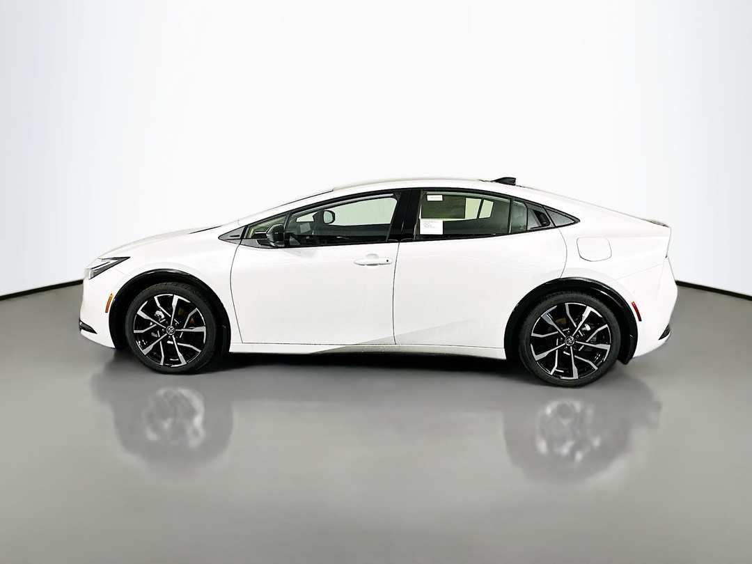 2026 Toyota Prius Plug-In Hybrid XSE Premium - Image 4