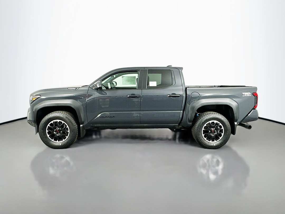 2025 Toyota Tacoma Hybrid TRD Off Road - Image 4