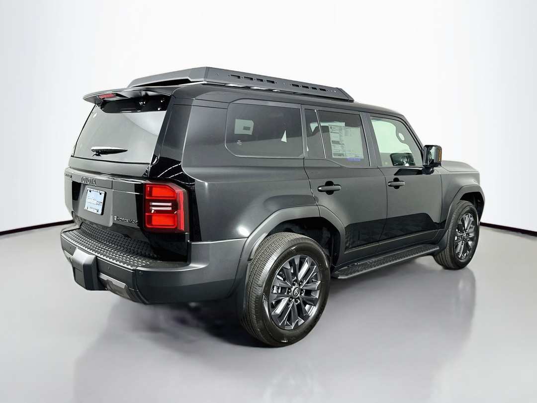 2027 Toyota Land Cruiser Base - Image 7