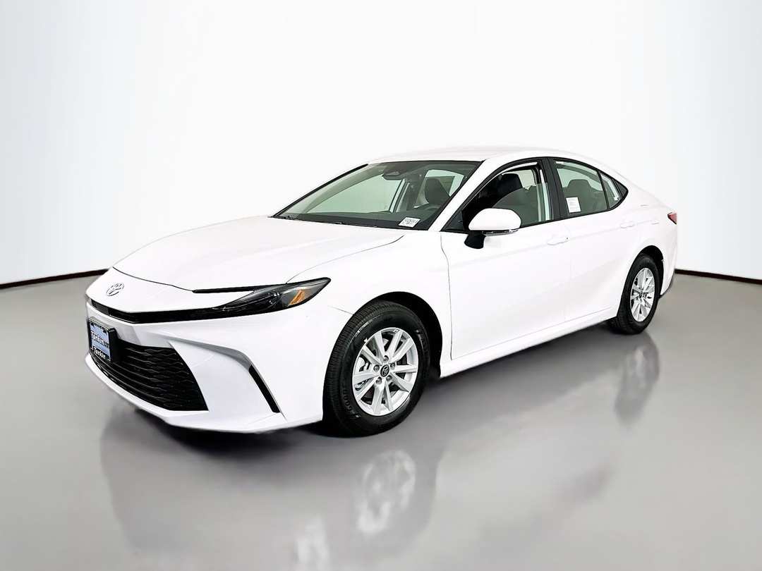 2026 Toyota Camry XSE - Image 3