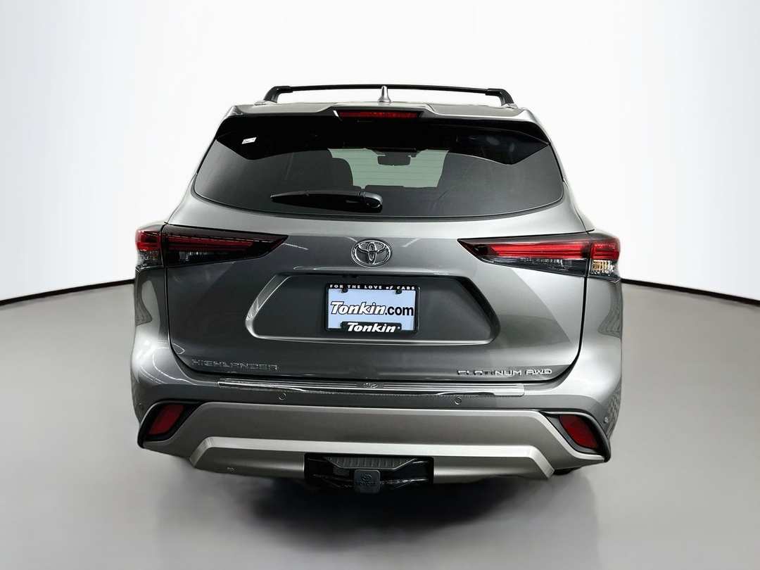 2026 Toyota Highlander Platinum - Image 6