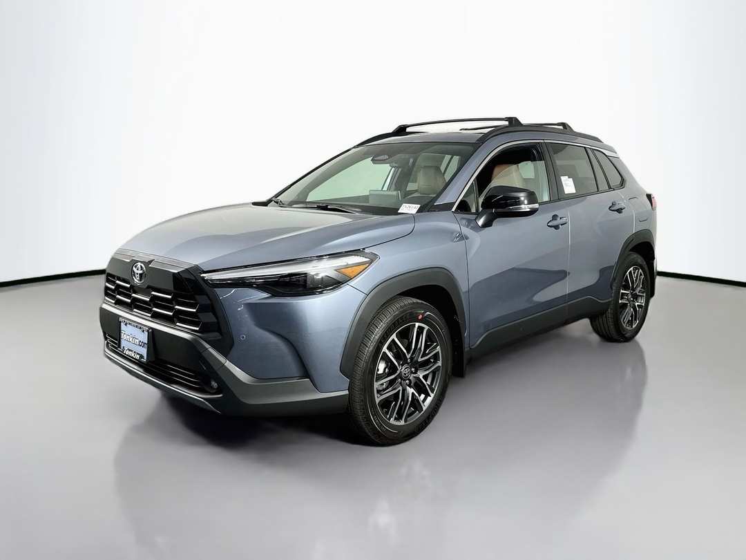 2026 Toyota Corolla Cross XLE - Image 3