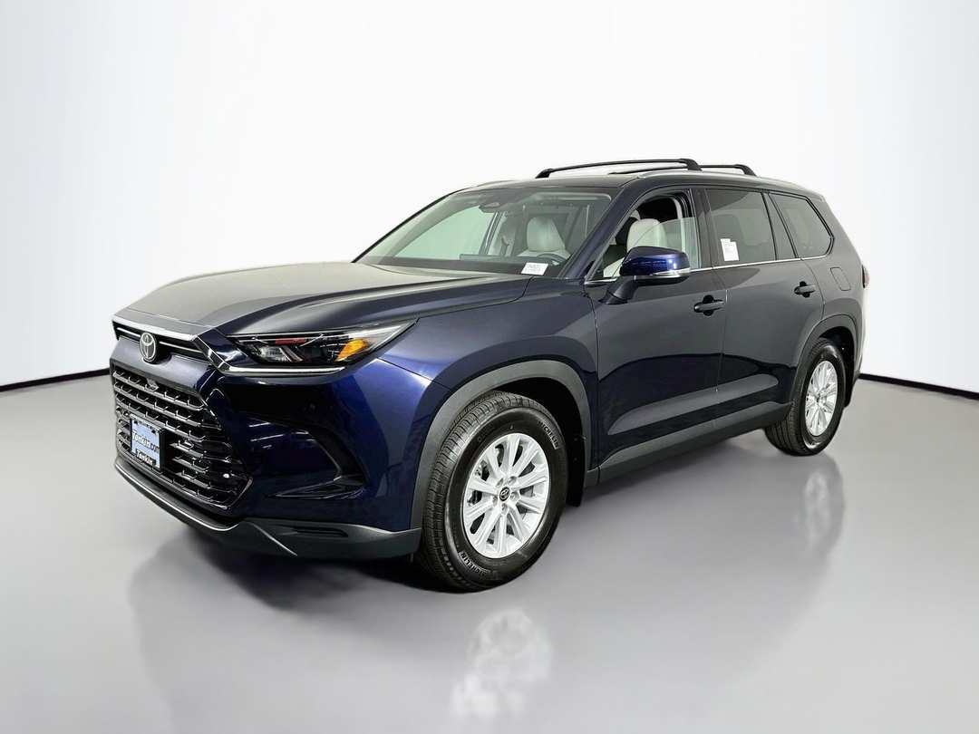 2026 Toyota Grand Highlander Hybrid XLE - Image 3