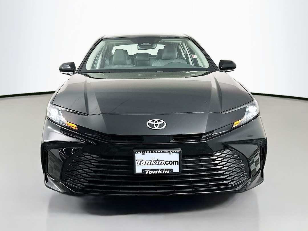 2026 Toyota Camry LE - Image 2