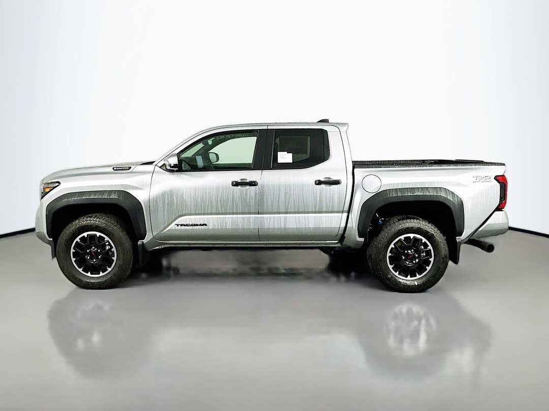 2025 Toyota Tacoma Hybrid TRD Off Road - Image 4