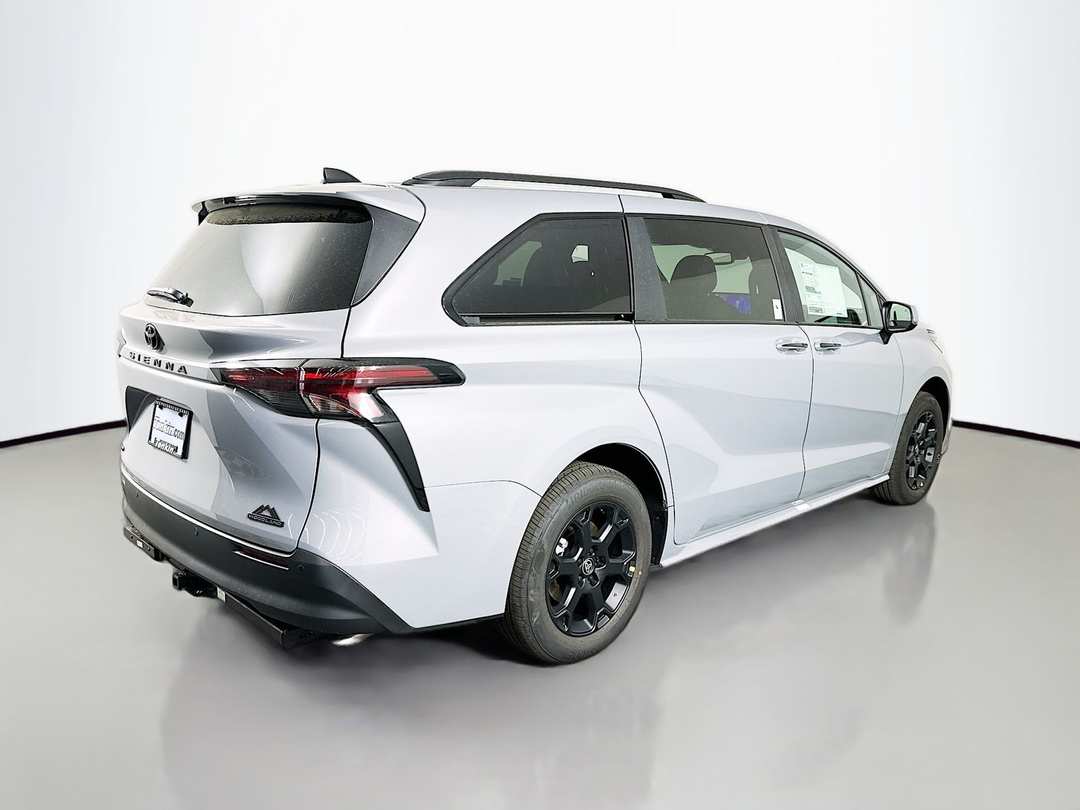 2026 Toyota Sienna Woodland Edition - Image 7