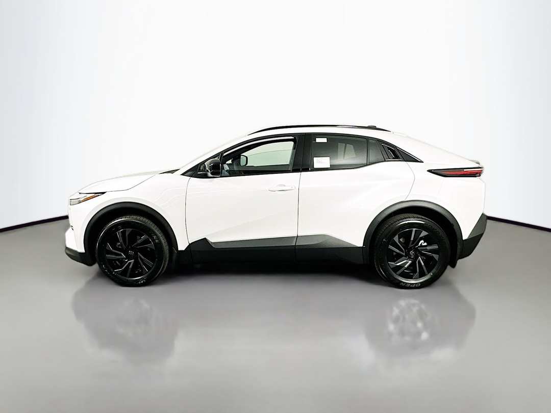 2026 Toyota C-Hr - Image 4