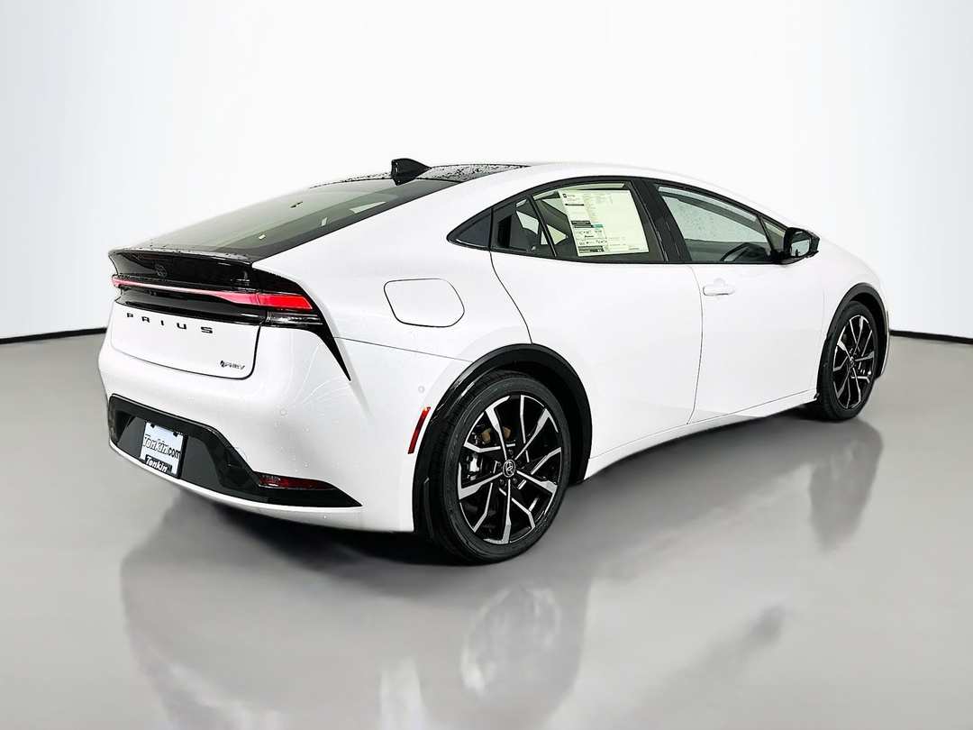 2026 Toyota Prius Plug-In Hybrid XSE Premium - Image 7