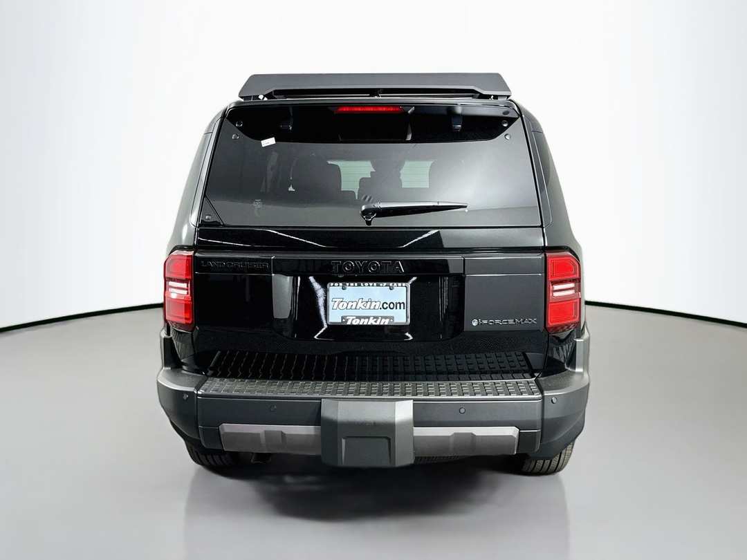 2027 Toyota Land Cruiser Base - Image 6