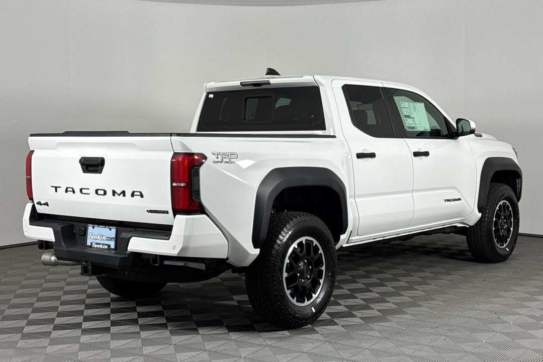 2025 Toyota Tacoma Hybrid TRD Off Road - Image 4