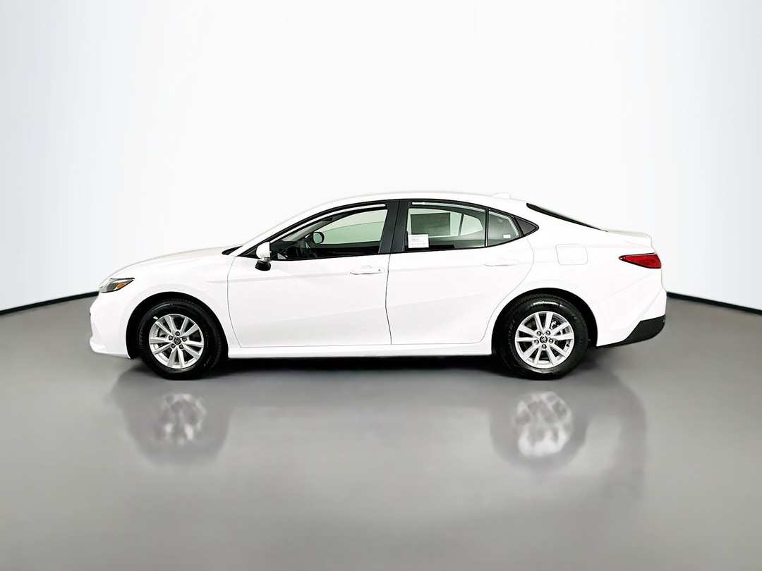 2026 Toyota Camry XSE - Image 4
