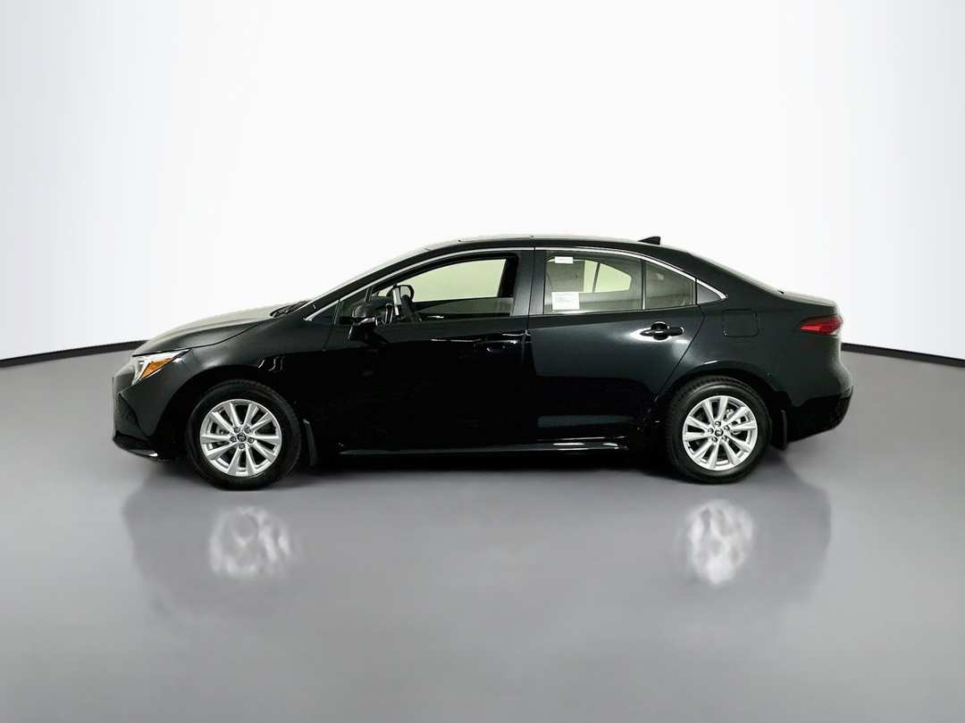 2026 Toyota Corolla Hybrid XLE - Image 4
