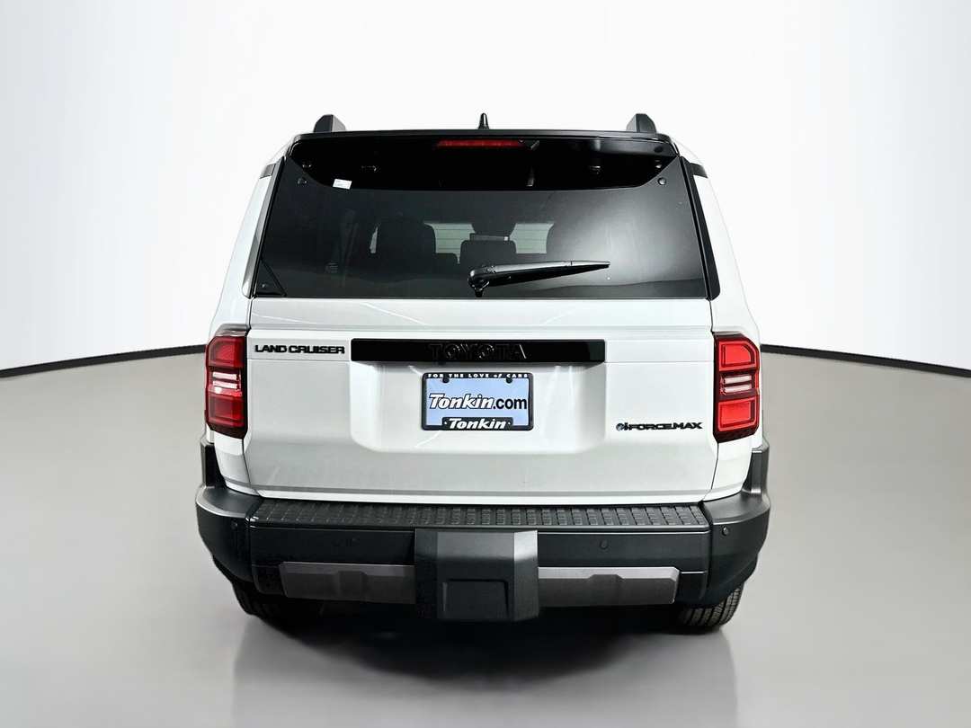 2027 Toyota Land Cruiser Base - Image 6
