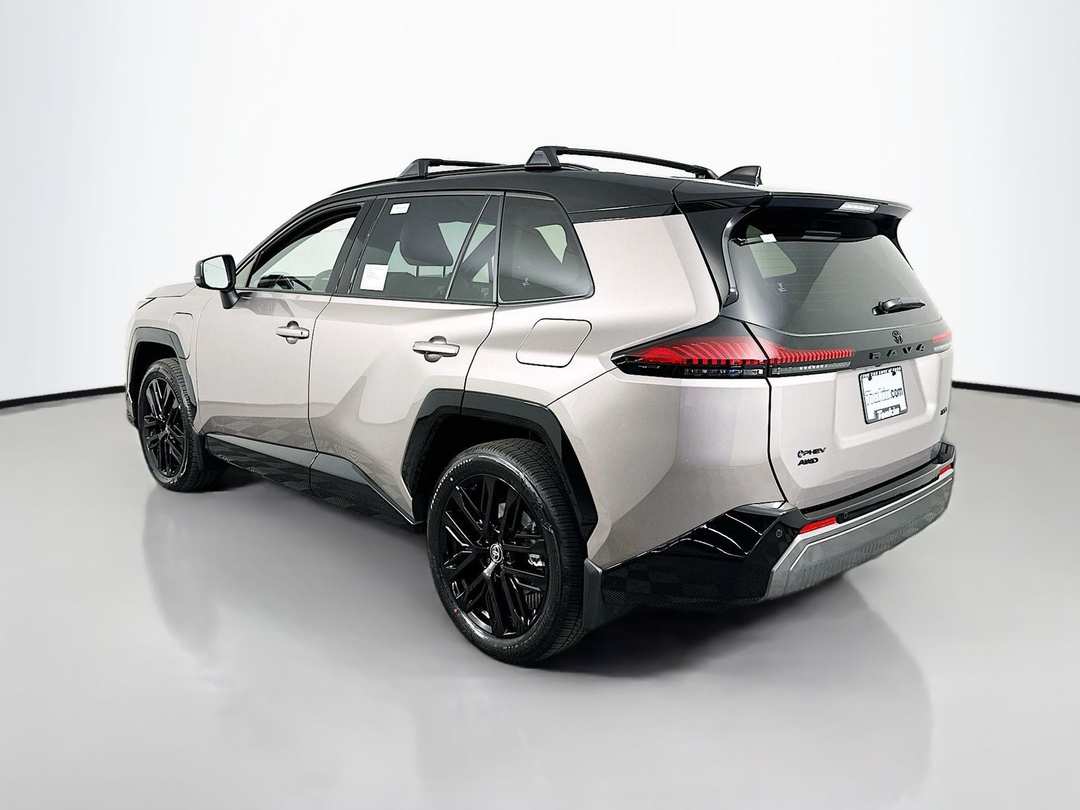 2026 Toyota Rav4 Plug-In Hybrid XSE - Image 5