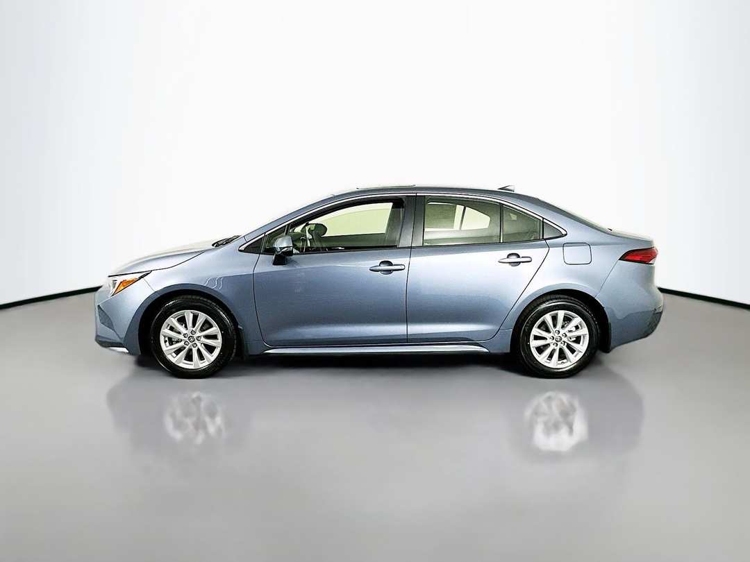 2026 Toyota Corolla XLE - Image 4