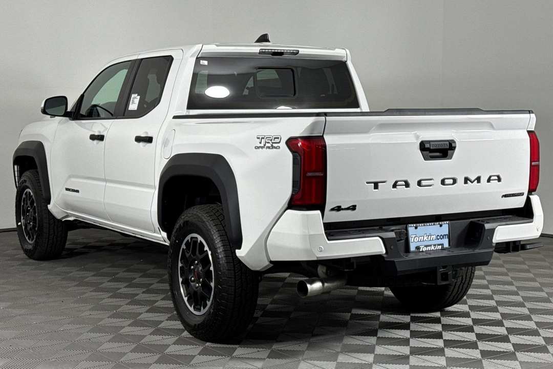 2025 Toyota Tacoma Hybrid TRD Off Road - Image 6