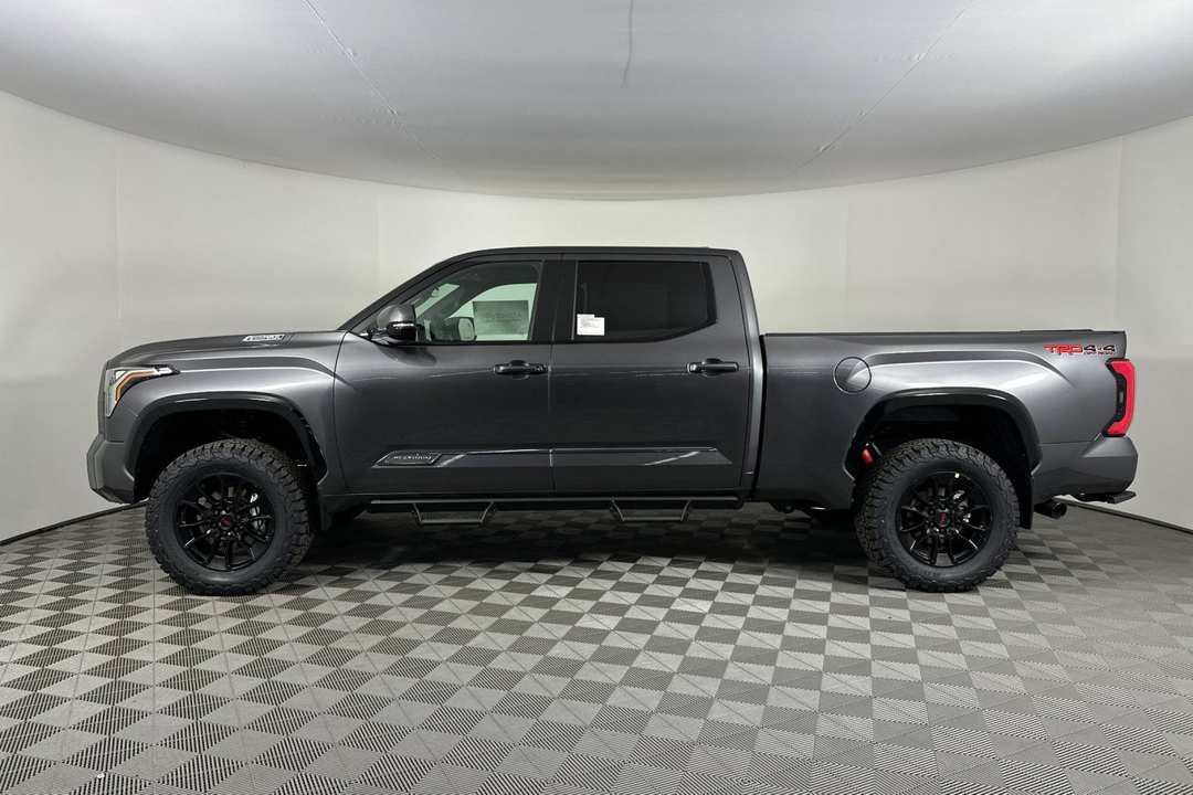2025 Toyota Tundra Hybrid Limited - Image 7