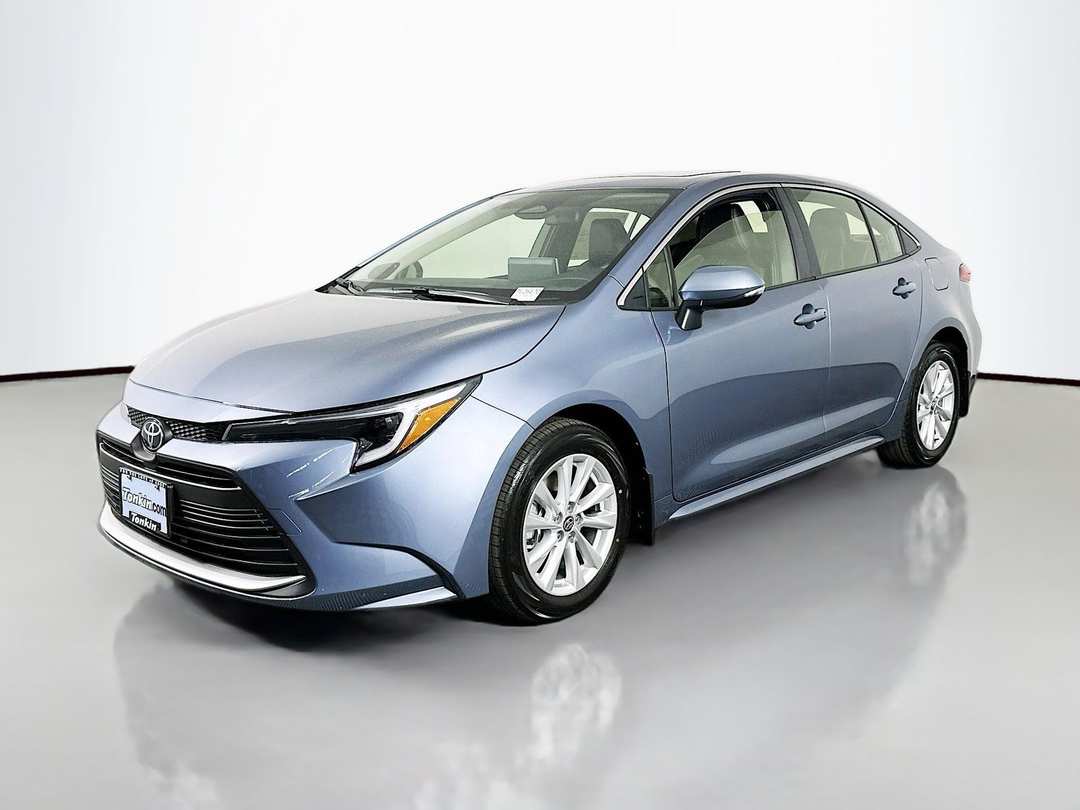 2026 Toyota Corolla XLE - Image 3