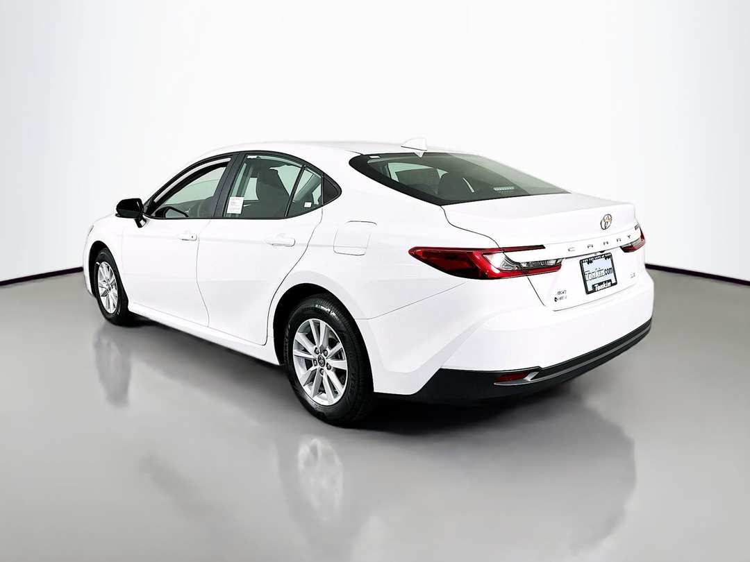 2026 Toyota Camry XSE - Image 5