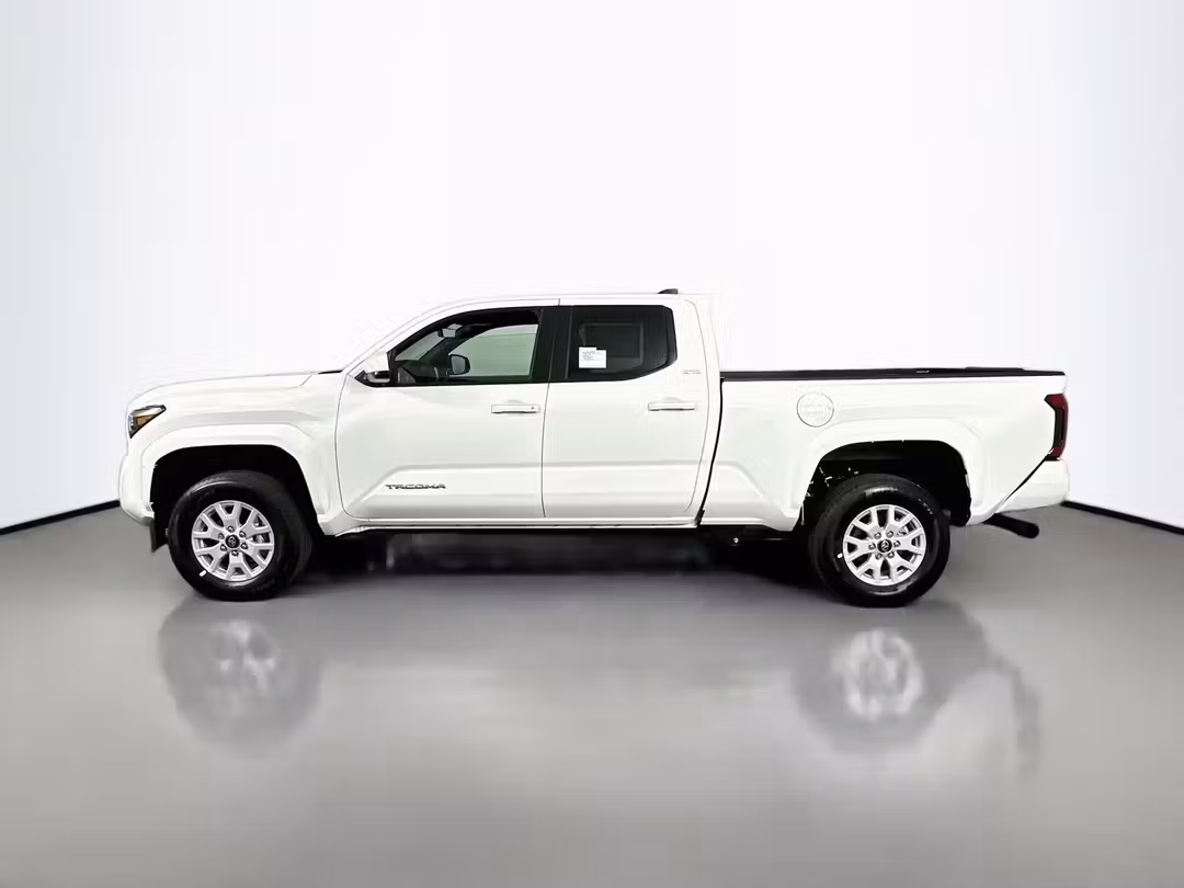 2026 Toyota Tacoma SR5 - Image 4