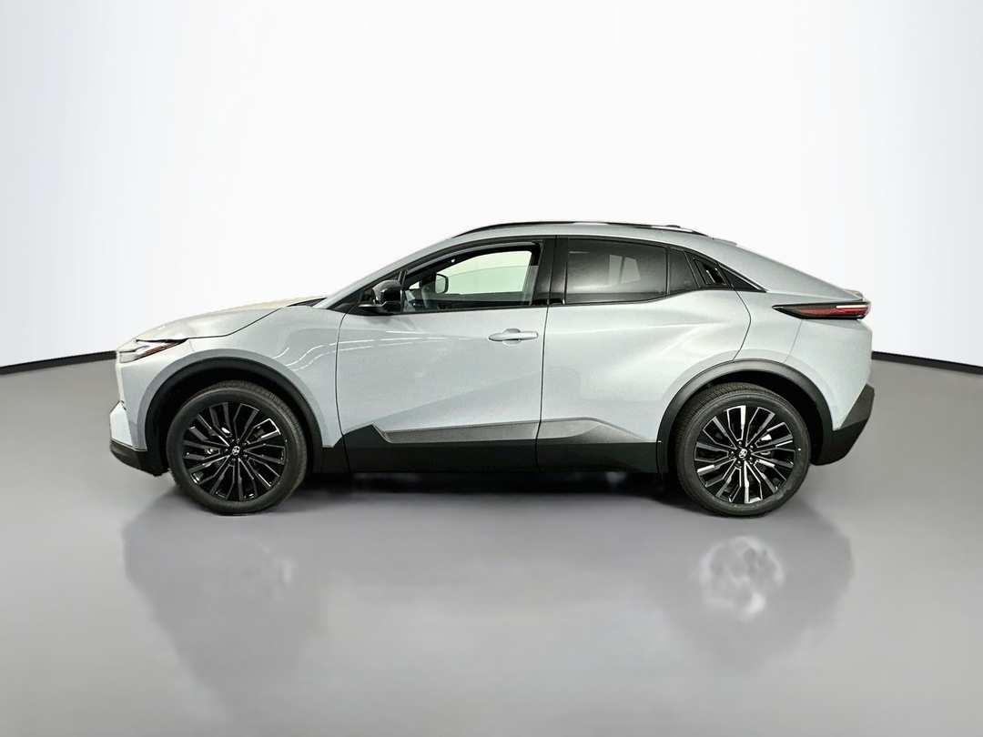 2026 Toyota C-Hr XSE - Image 4