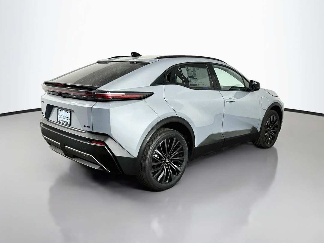 2026 Toyota C-Hr XSE - Image 7