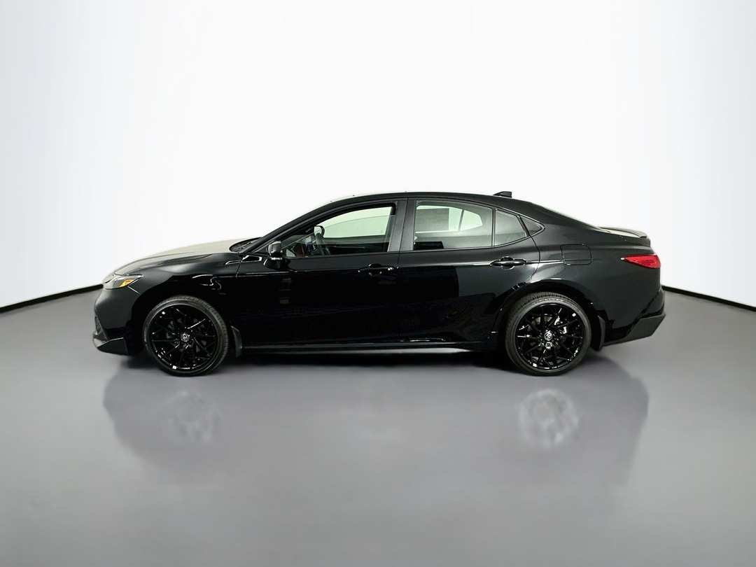2026 Toyota Camry SE - Image 4