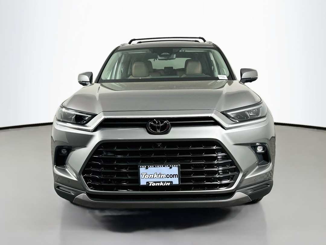 2026 Toyota Grand Highlander Platinum - Image 2