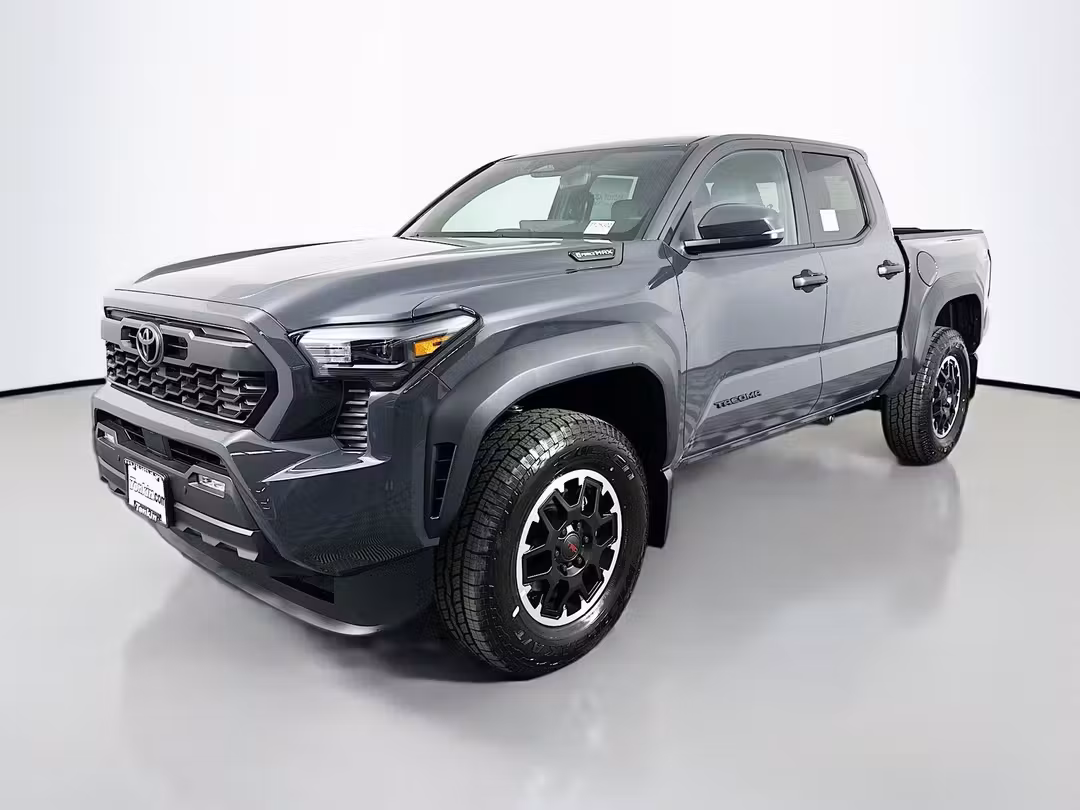 2025 Toyota Tacoma Hybrid TRD Off Road - Image 3