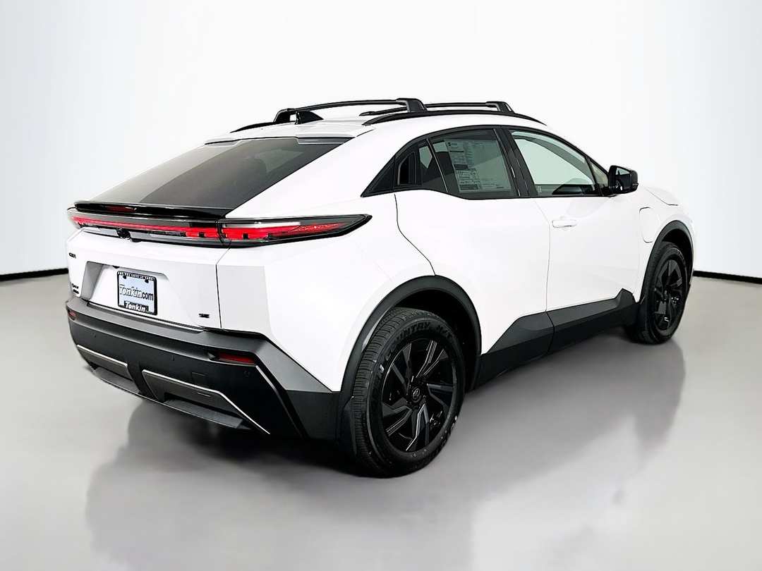2026 Toyota C-Hr SE - Image 7