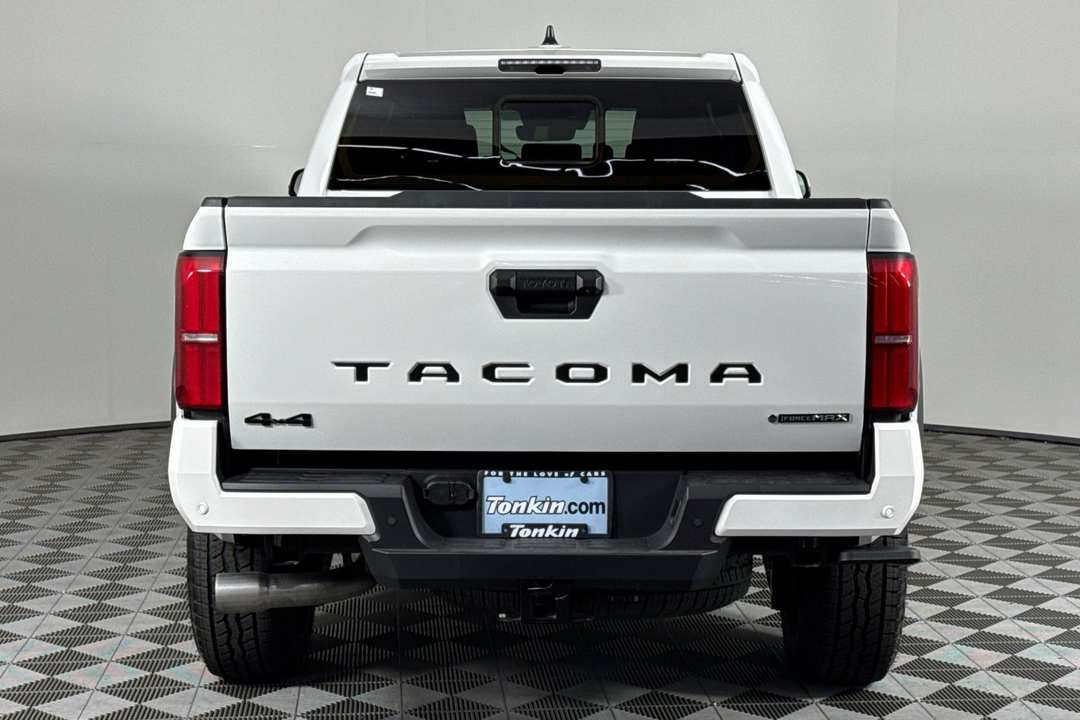 2025 Toyota Tacoma Hybrid TRD Off Road - Image 5