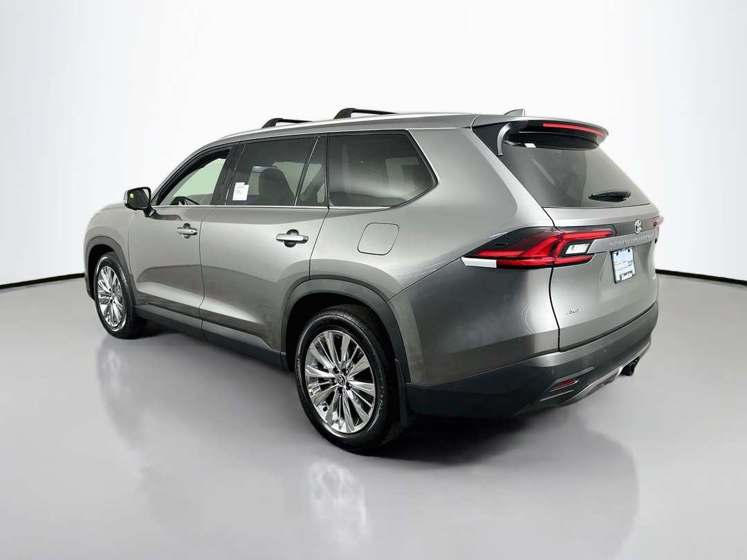 2026 Toyota Grand Highlander Platinum - Image 5
