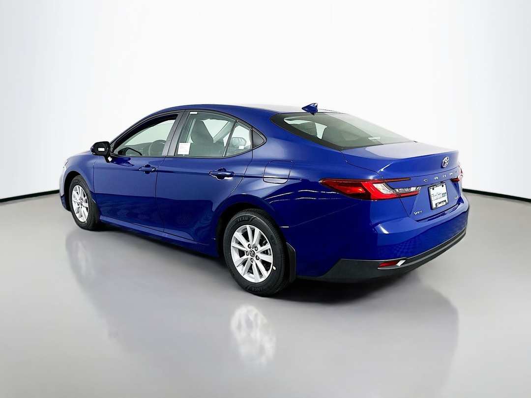 2026 Toyota Camry LE - Image 5