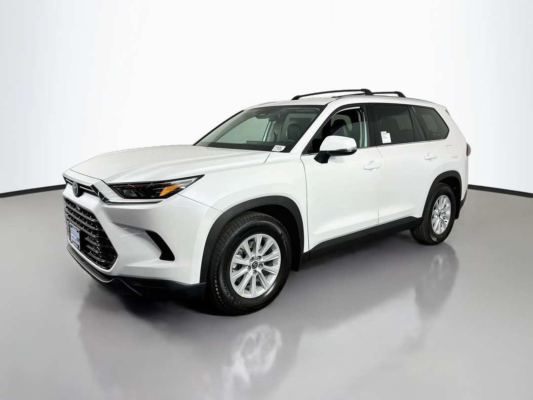 2026 Toyota Grand Highlander Hybrid XLE - Image 3