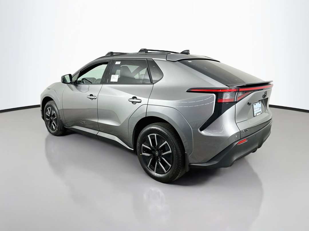 2027 Toyota Bz XLE Plus - Image 5
