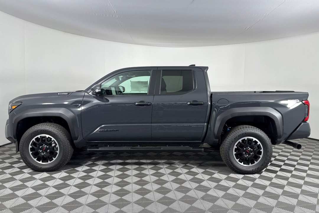 2025 Toyota Tacoma Hybrid TRD Off Road - Image 7