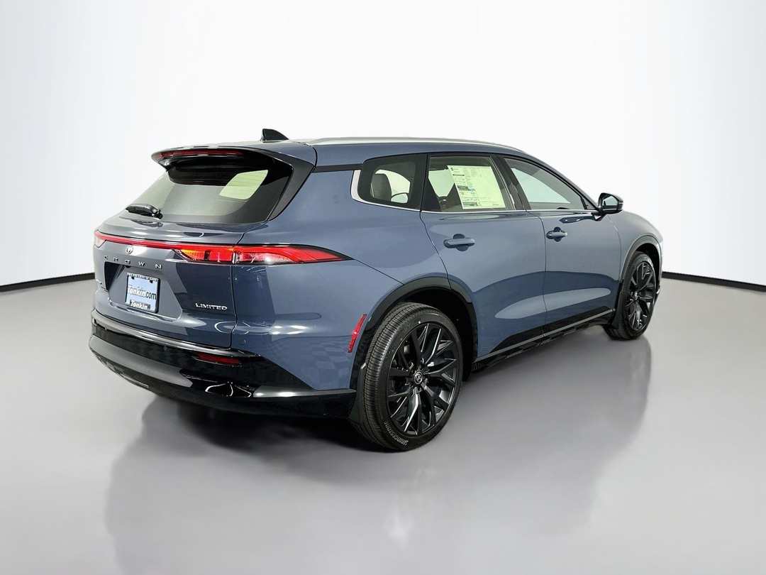2026 Toyota Crown Signia Limited - Image 7