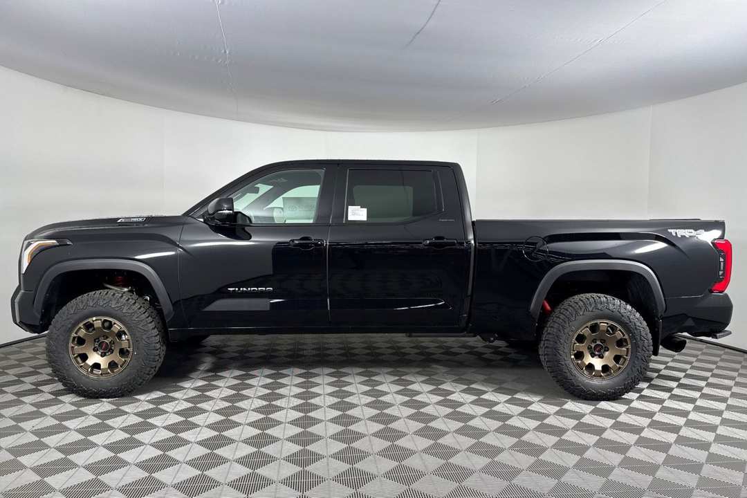 2025 Toyota Tundra Hybrid Limited - Image 7